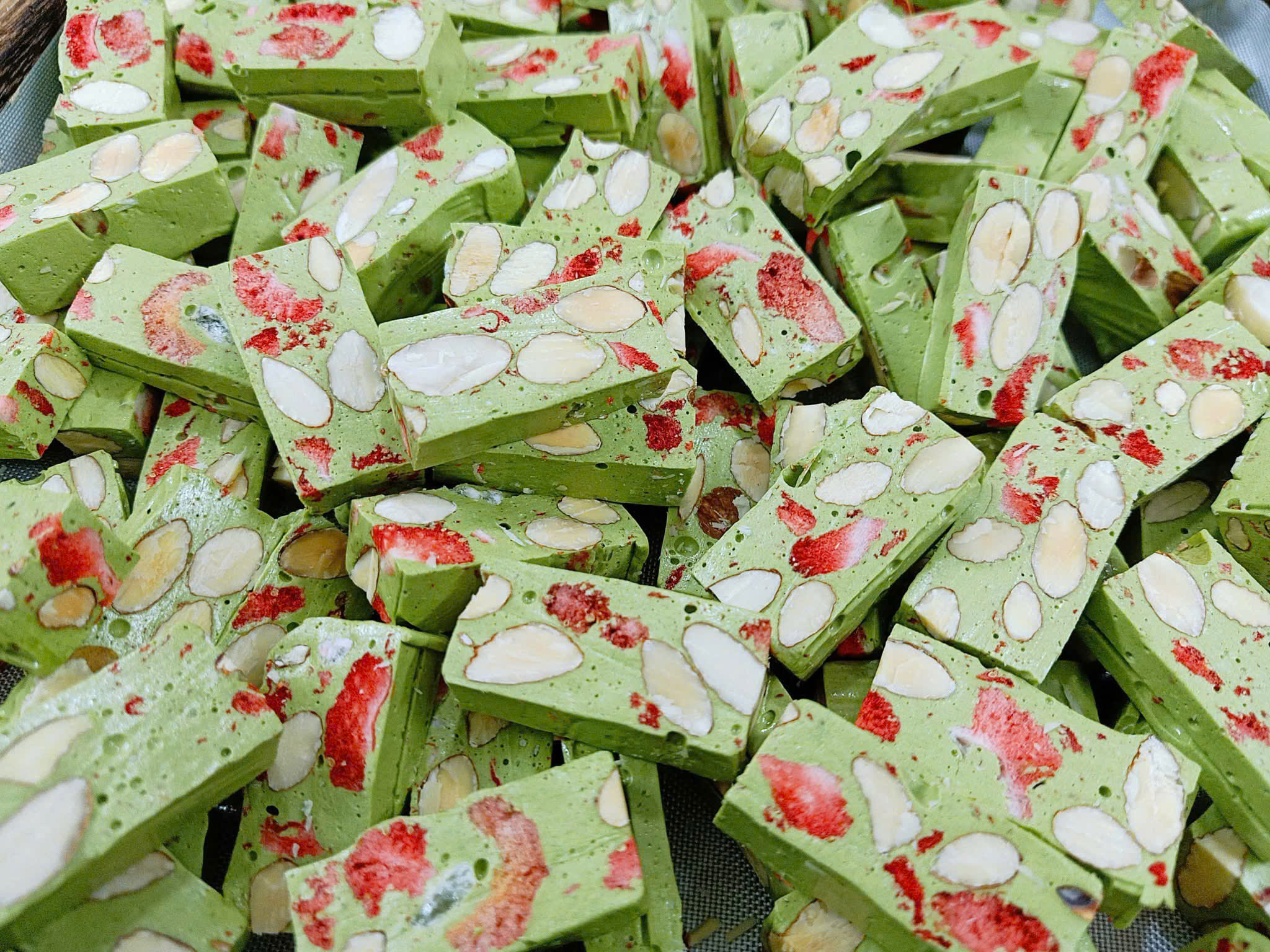 Kẹo hạnh phúc Nougat