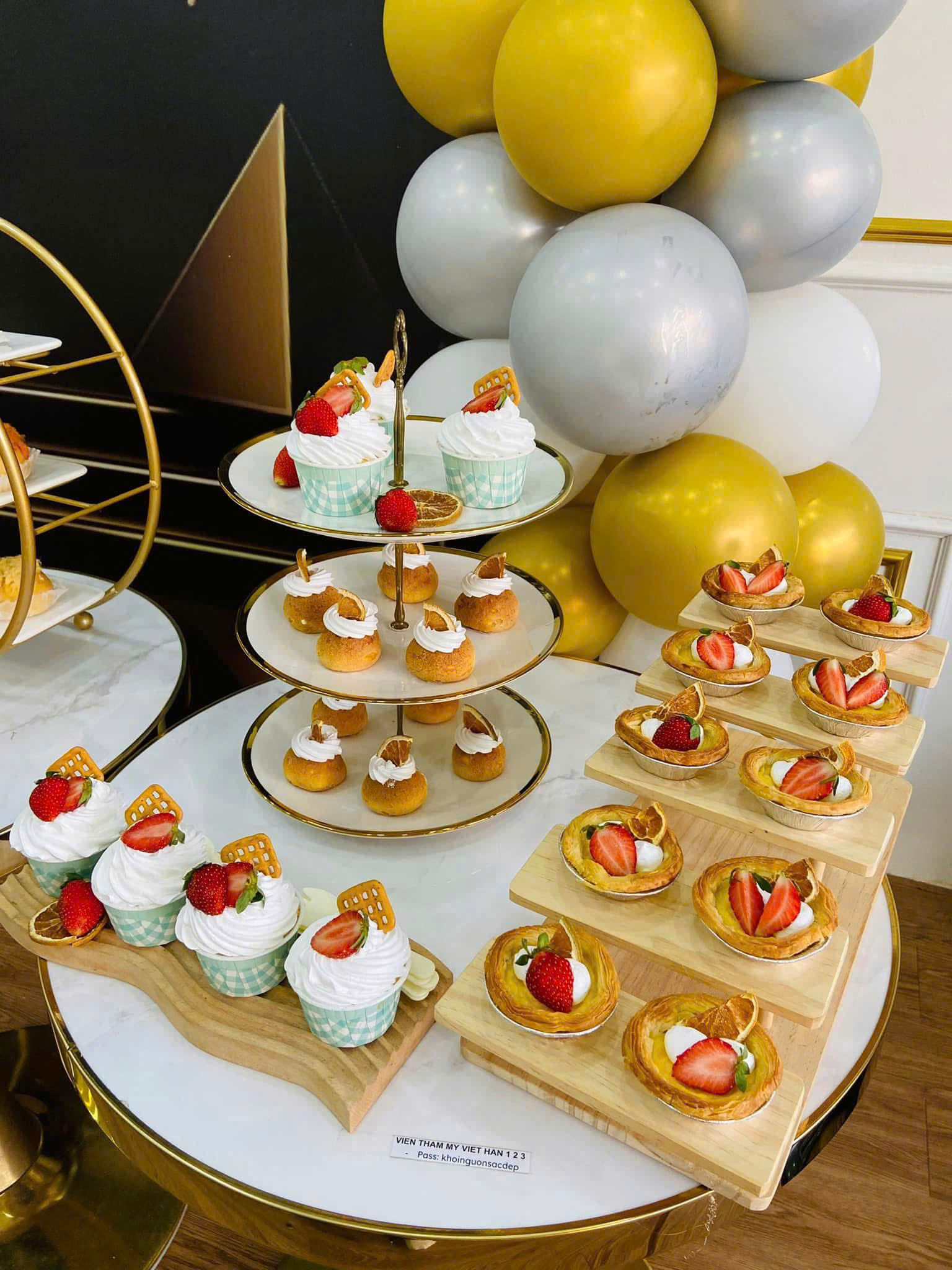 Bàn tiệc tea break sang trọng chuẩn bị bởi Lâm Nguyên Foods
